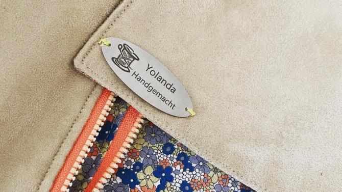 und Handtasche