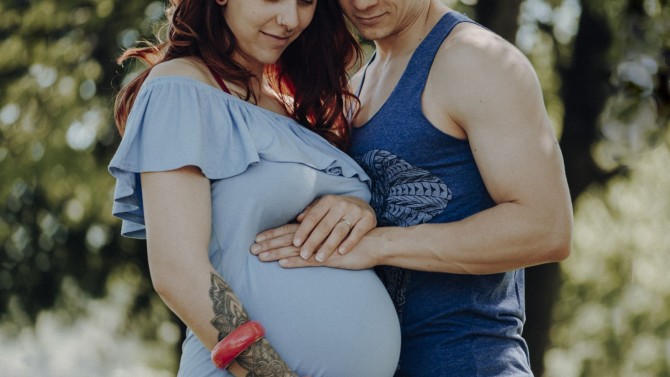 Image of Maternity Photoshooting Outdoors Large