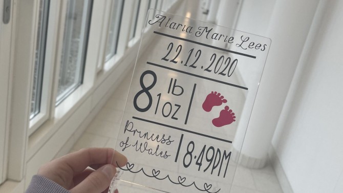 und Personalised Baby Stat Acrylic Freestanding Plaque