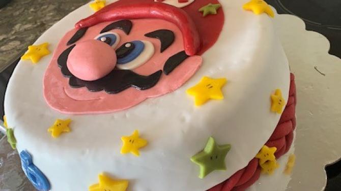 und Passende Kuchen Mit La Piñata