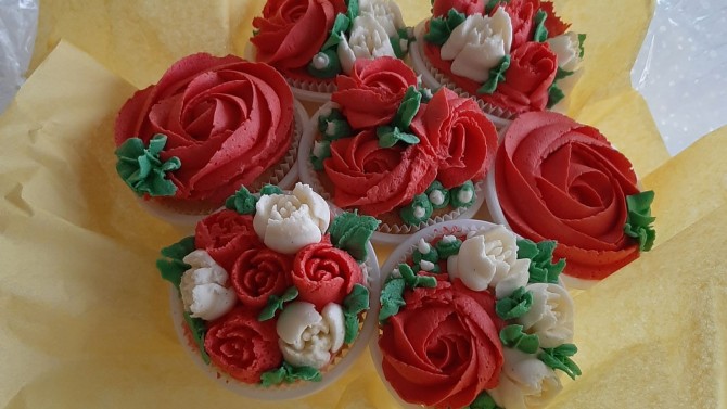 und Custom Cupcakes For All Occasions