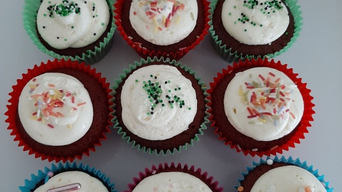 und Custom Cupcakes For All Occasions