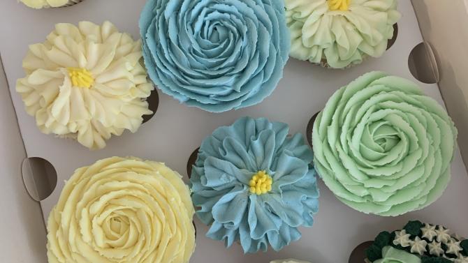 und Vegan Flower Cupcakes