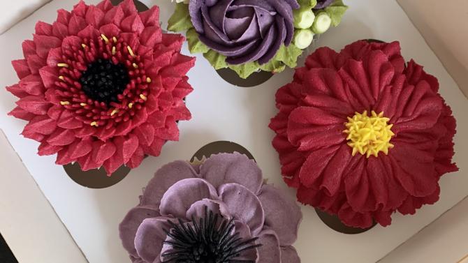 und Vegan Flower Cupcakes