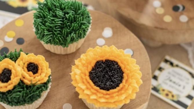 und Vegan Flower Cupcakes