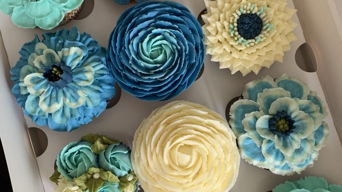 und Vegan Flower Cupcakes