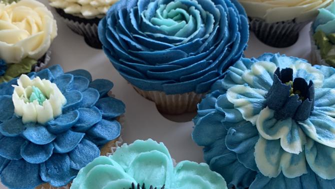 und Vegan Flower Cupcakes