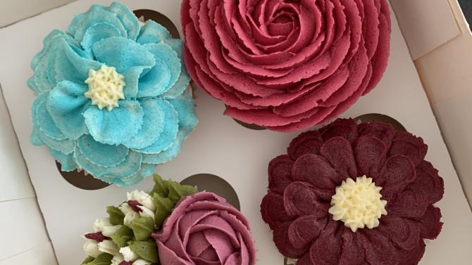 und Vegan Flower Cupcakes