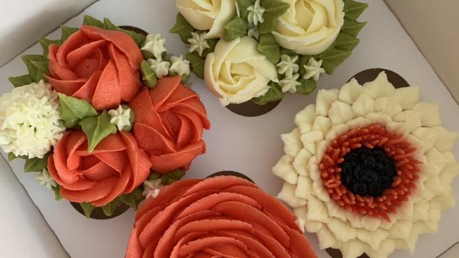 und Vegan Flower Cupcakes